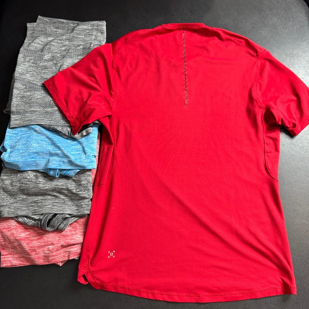 Lululemon Mens Red Swiftly Tech Short Sleeve Athletic Training Shirt Medium